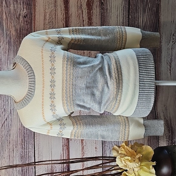 GRAY & WHITE SNOWFLAKE LONG SLEEVE PULLOVER SWEATER CARDIGAN - Picture 2 of 11